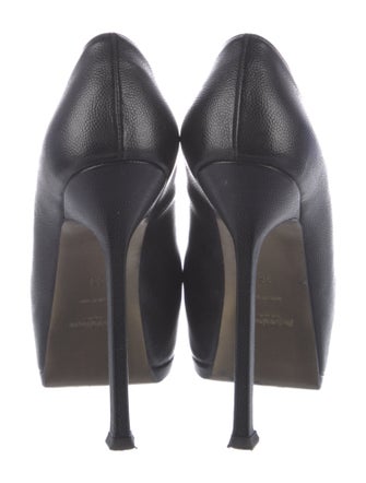 Yves Saint Laurent Leather Pumps