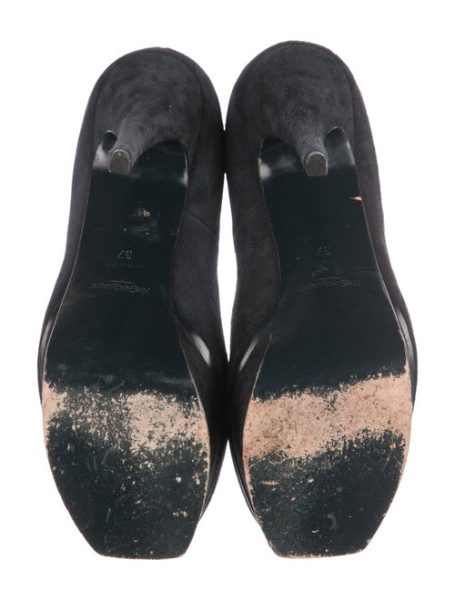 Yves Saint Laurent Suede Pumps
