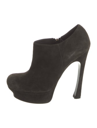 Yves Saint Laurent Suede Pumps