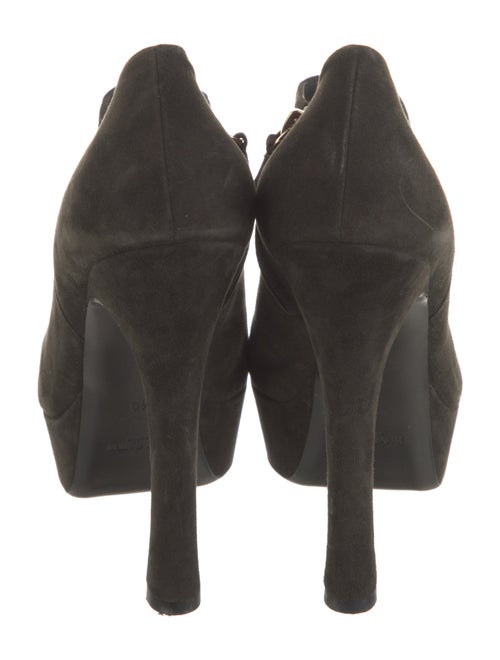 Yves Saint Laurent Suede Pumps