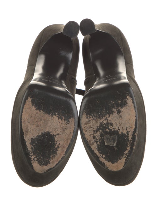 Yves Saint Laurent Suede Pumps