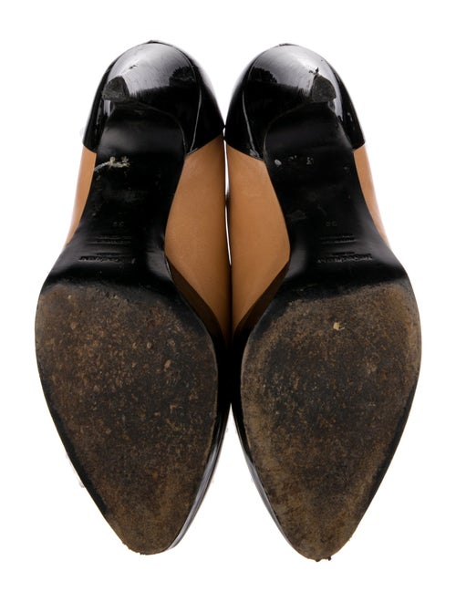 Yves Saint Laurent Leather Pumps