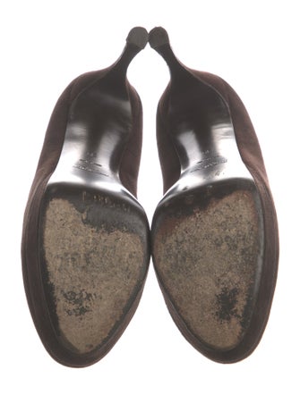 Yves Saint Laurent Suede Pumps