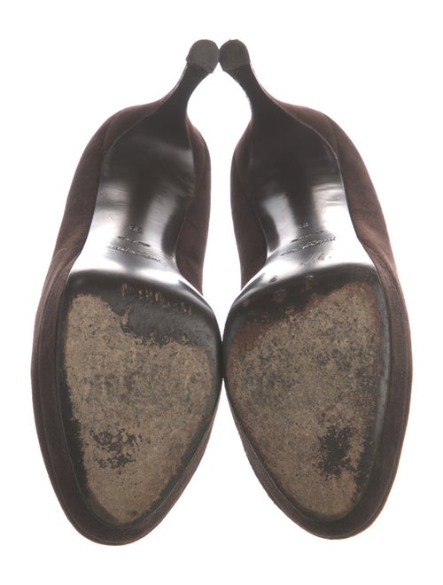 Yves Saint Laurent Suede Pumps