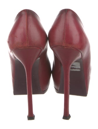 Yves Saint Laurent Leather Pumps