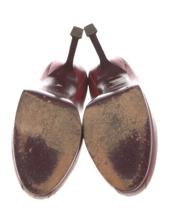 Yves Saint Laurent Leather Pumps