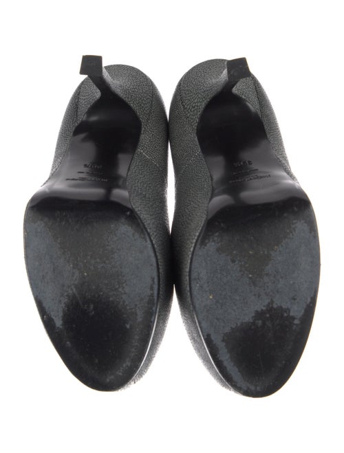Yves Saint Laurent Leather Pumps