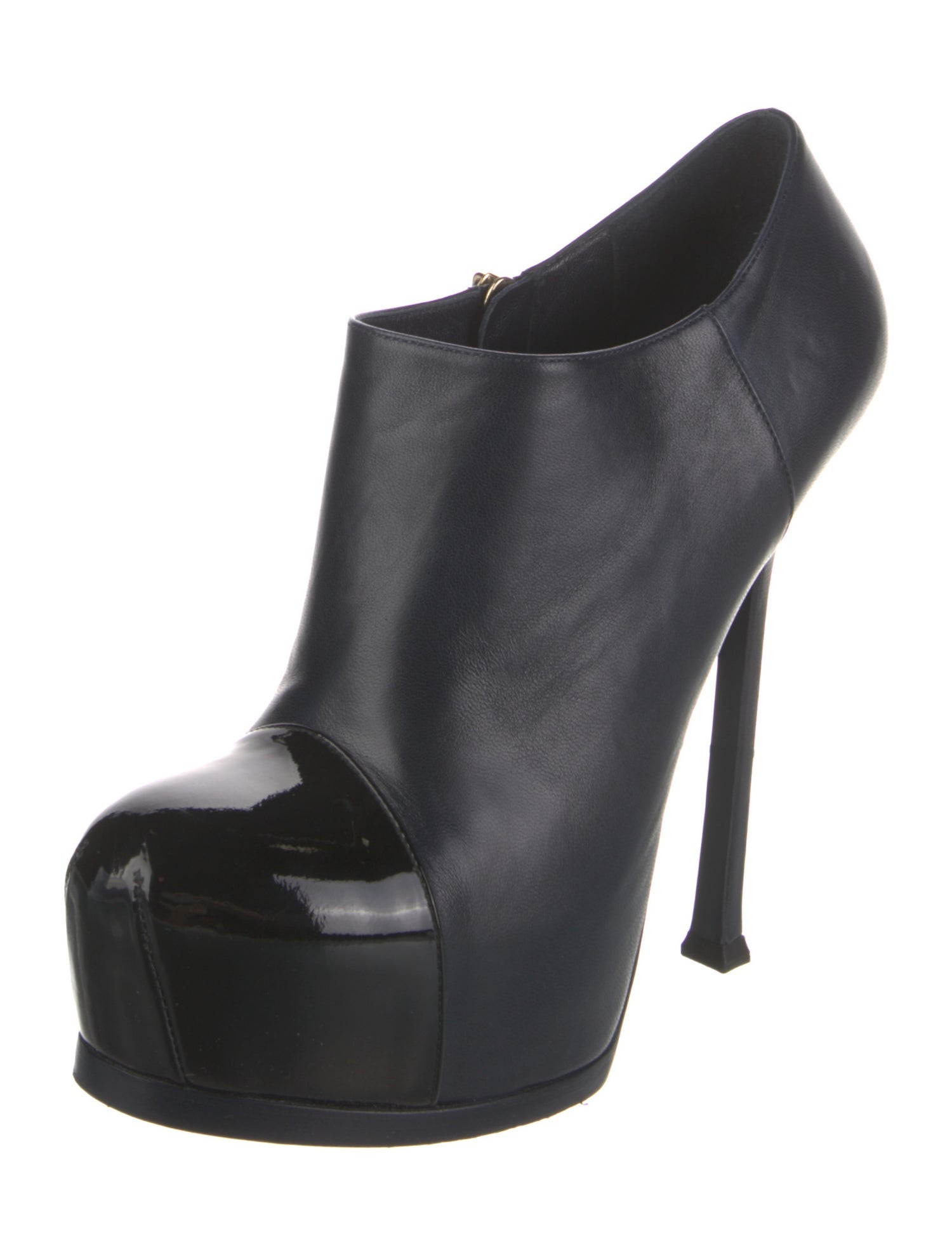 Yves Saint Laurent Leather Pumps