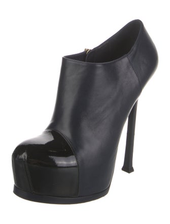 Yves Saint Laurent Leather Pumps