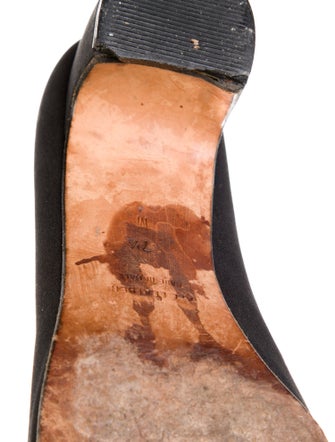 Yves Saint Laurent Satin Pumps