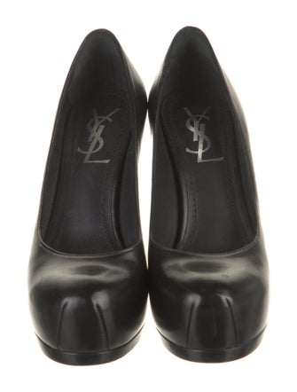 Yves Saint Laurent Leather Pumps