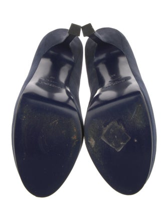 Yves Saint Laurent Suede Pumps