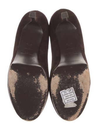 Yves Saint Laurent Suede Pumps