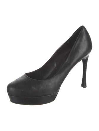 Yves Saint Laurent Leather Pumps