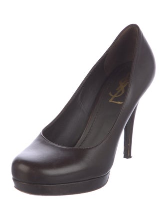 Yves Saint Laurent Leather Pumps