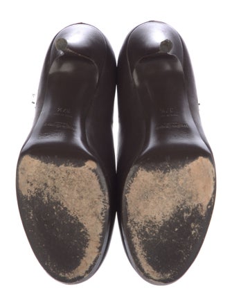 Yves Saint Laurent Leather Pumps