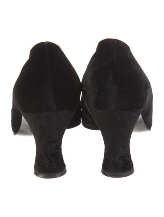 Yves Saint Laurent Velvet Pumps