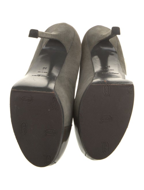 Yves Saint Laurent Suede Pumps