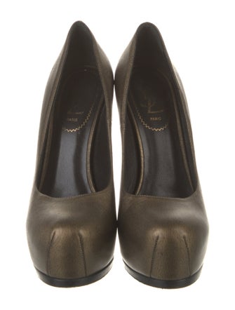 Yves Saint Laurent Leather Pumps