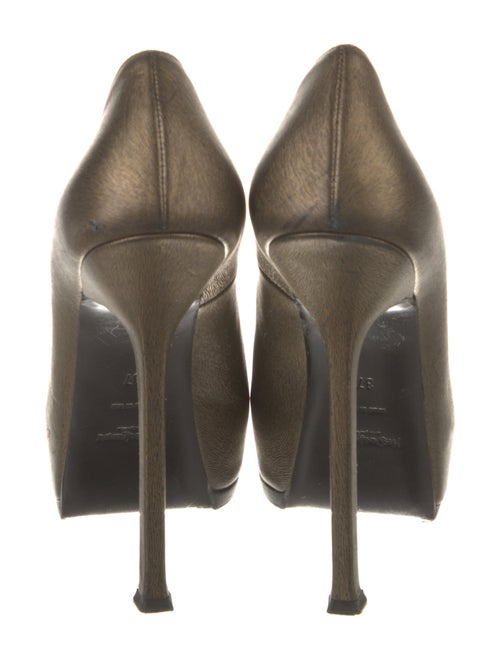 Yves Saint Laurent Leather Pumps