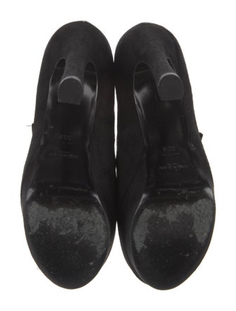 Yves Saint Laurent Suede Pumps