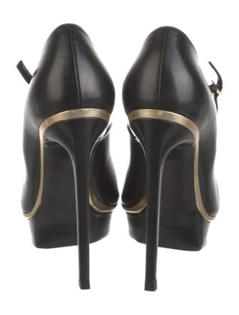 Yves Saint Laurent Leather Pumps