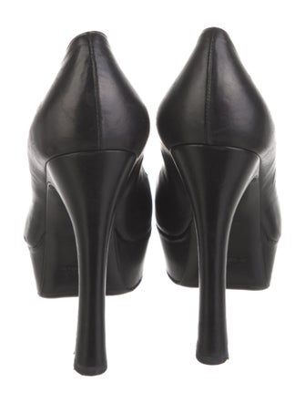Yves Saint Laurent Leather Pumps