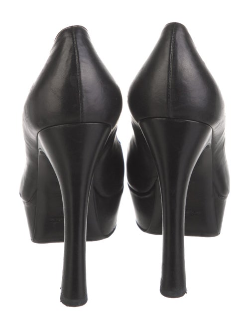 Yves Saint Laurent Leather Pumps