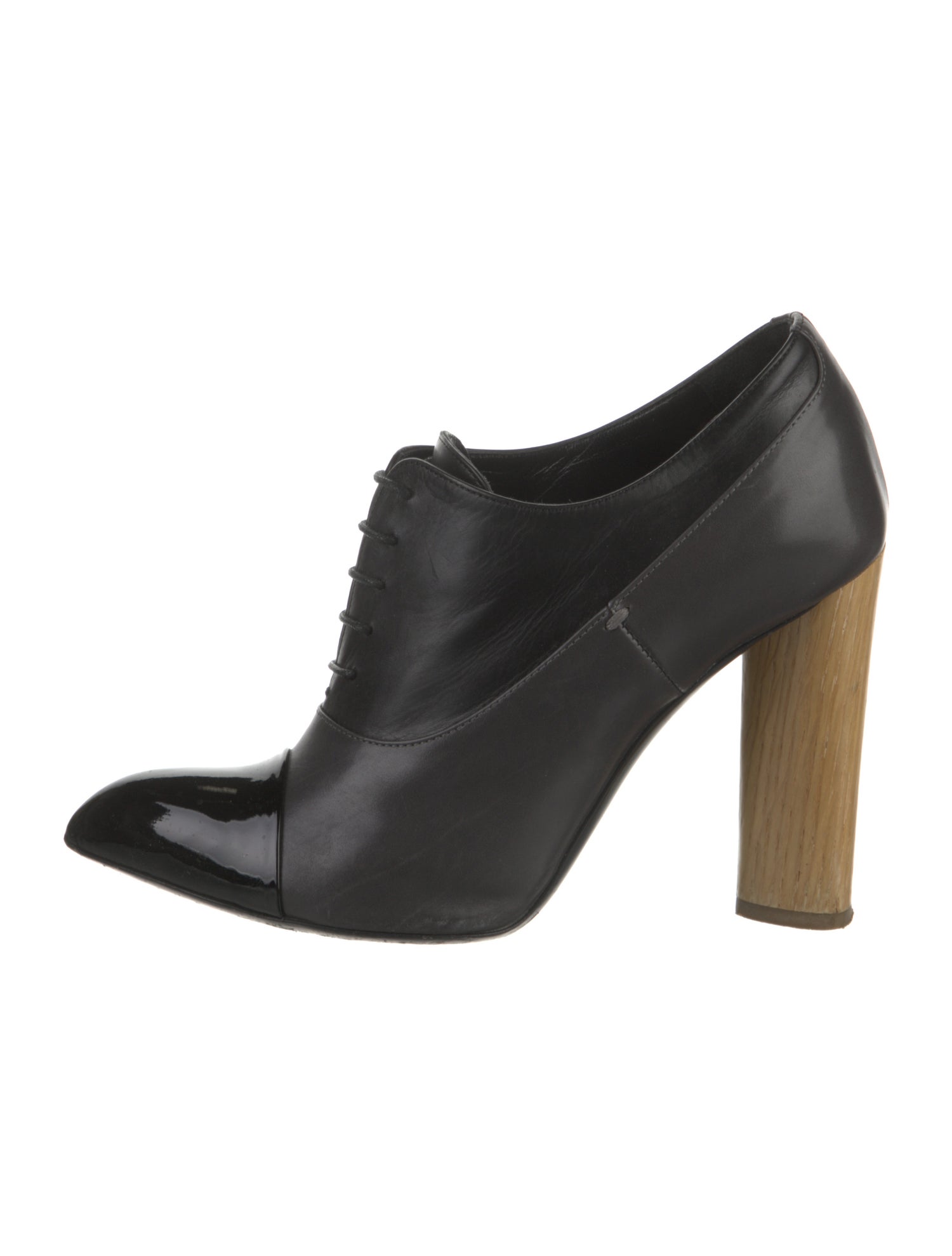 Yves Saint Laurent Leather Pumps