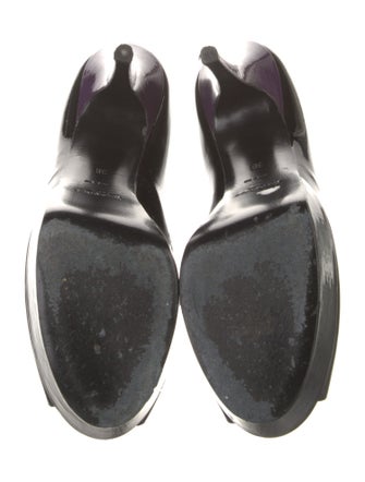 Yves Saint Laurent Patent Leather Pumps
