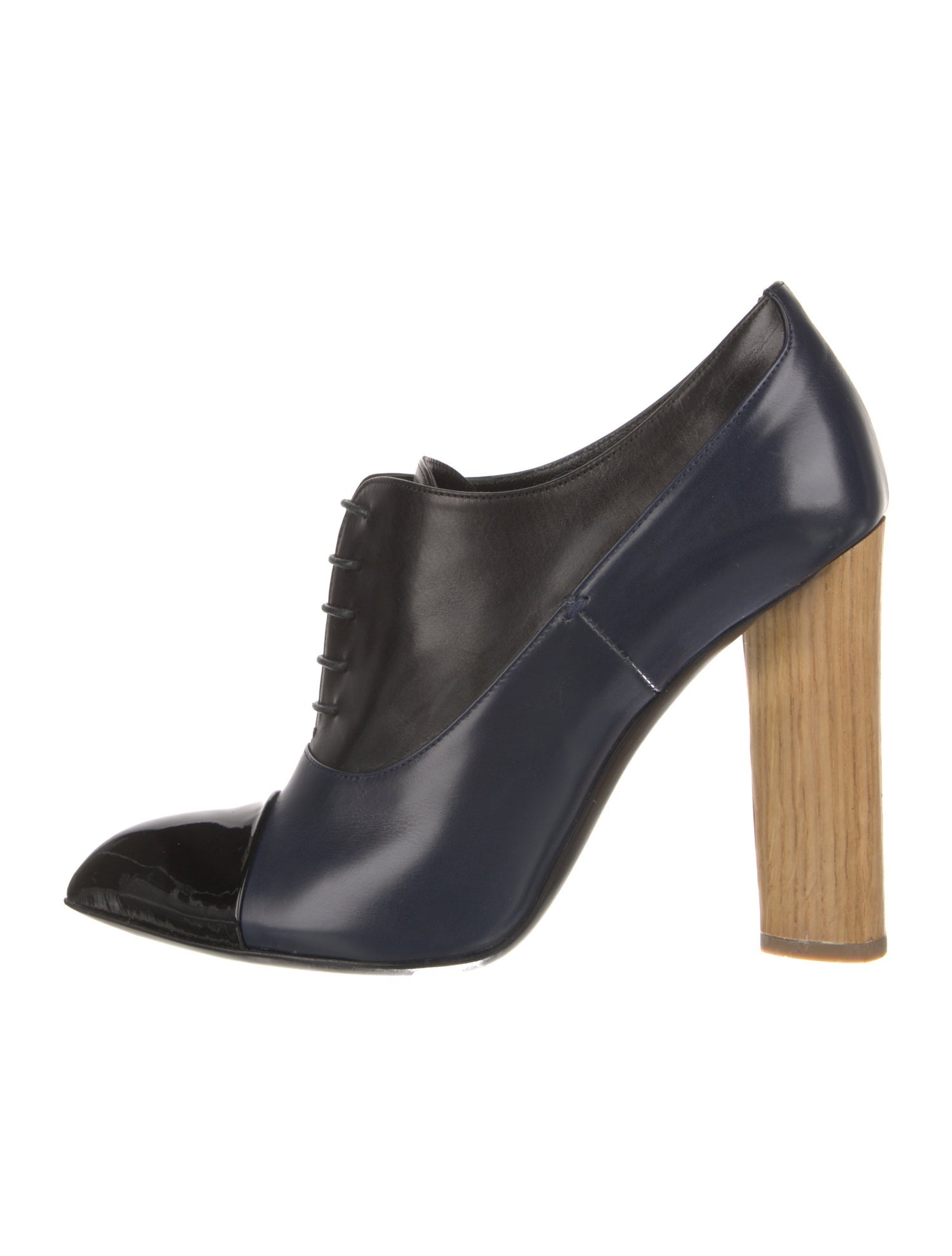 Yves Saint Laurent Leather Pumps