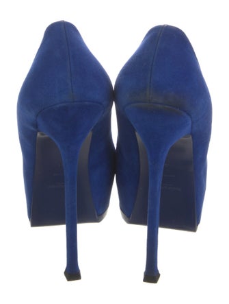 Yves Saint Laurent Suede Pumps