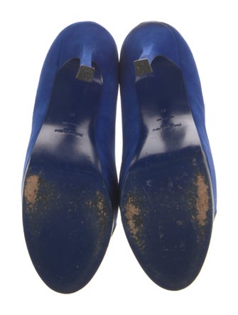 Yves Saint Laurent Suede Pumps