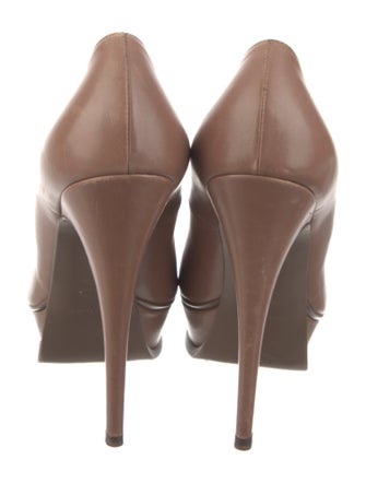 Yves Saint Laurent Leather Pumps