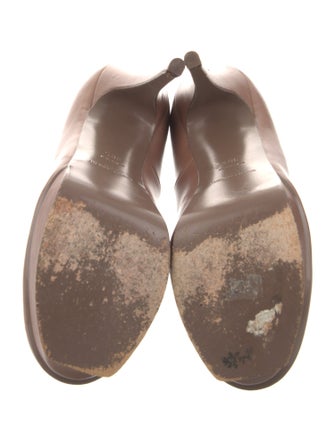 Yves Saint Laurent Leather Pumps