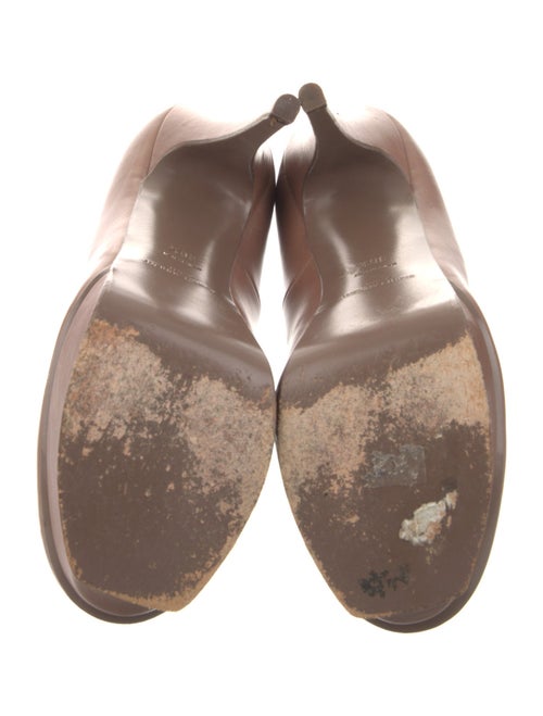 Yves Saint Laurent Leather Pumps