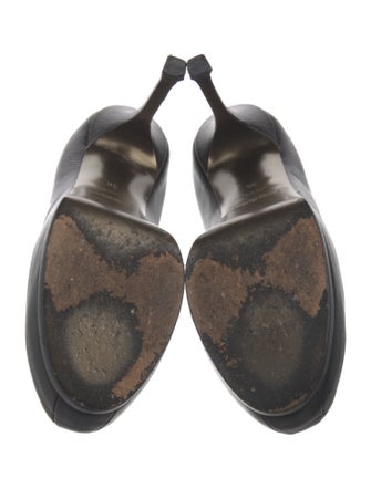 Yves Saint Laurent Leather Pumps