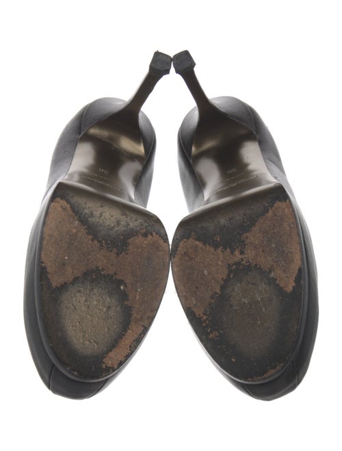 Yves Saint Laurent Leather Pumps