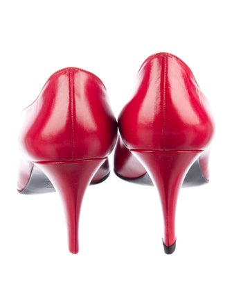 Yves Saint Laurent Leather Pumps