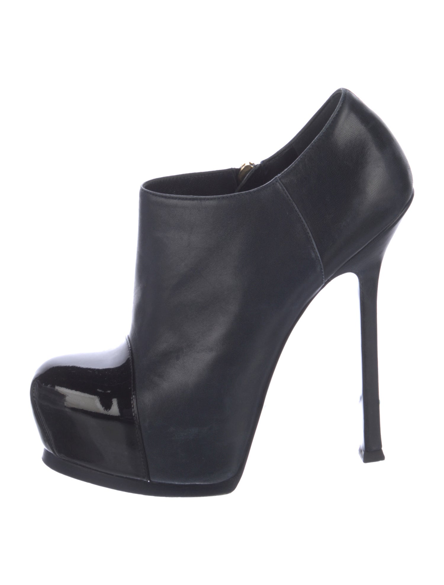 Yves Saint Laurent Leather Pumps