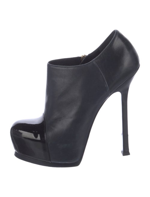 Yves Saint Laurent Leather Pumps