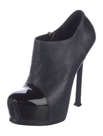 Yves Saint Laurent Leather Pumps