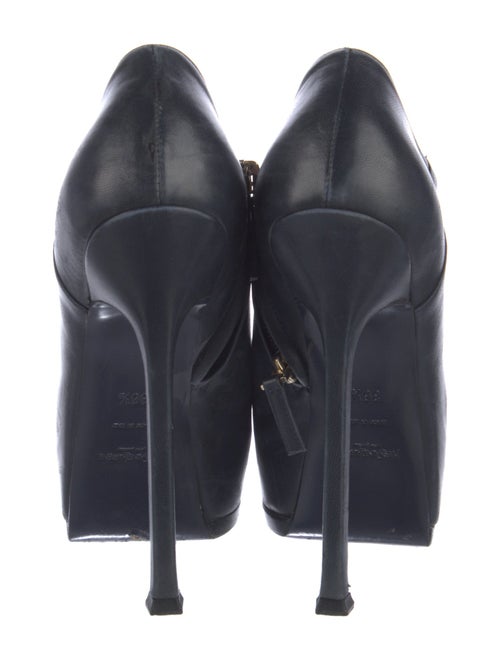 Yves Saint Laurent Leather Pumps