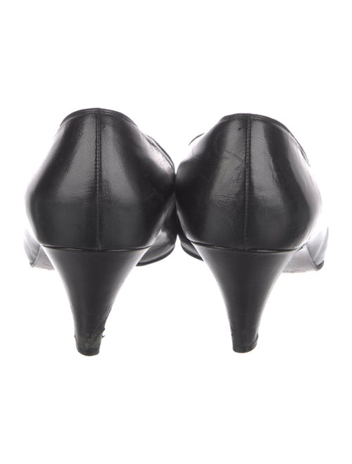Yves Saint Laurent Leather Pumps