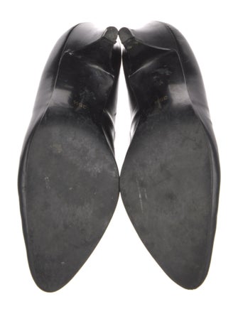 Yves Saint Laurent Leather Pumps