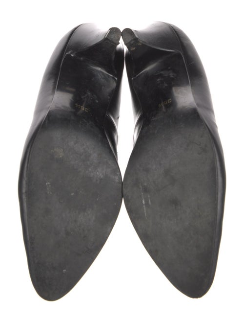 Yves Saint Laurent Leather Pumps