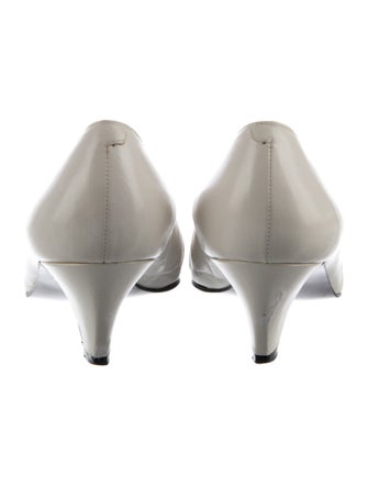 Yves Saint Laurent Leather Bow Accents Pumps