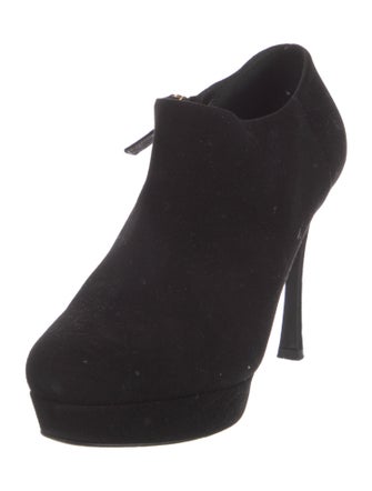 Yves Saint Laurent Suede Pumps