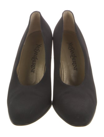 Yves Saint Laurent Pumps