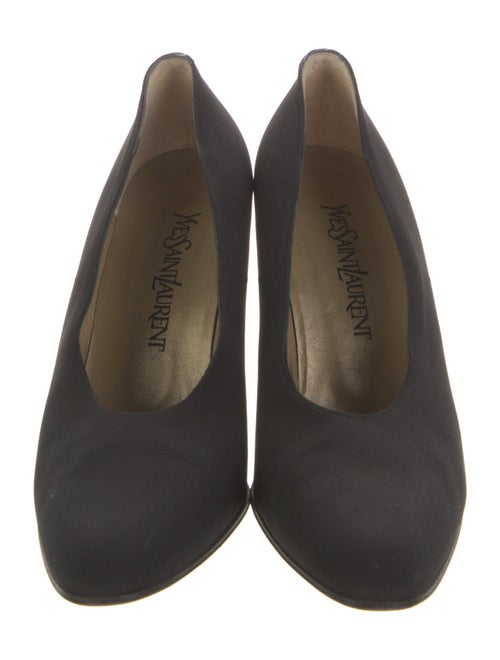 Yves Saint Laurent Pumps